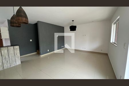 Sala de casa para alugar com 4 quartos, 200m² em Vargem Grande, Rio de Janeiro
