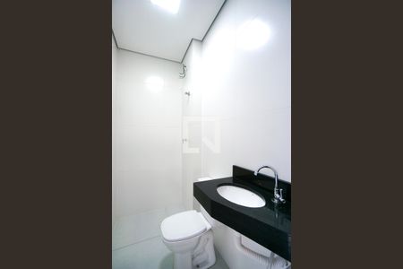 Banheiro de apartamento para alugar com 1 quarto, 43m² em Chácara Seis de Outubro, São Paulo