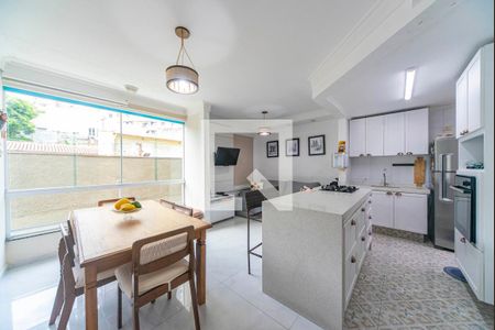 Sala de casa de condomínio à venda com 2 quartos, 104m² em Vila Assunção, Santo André