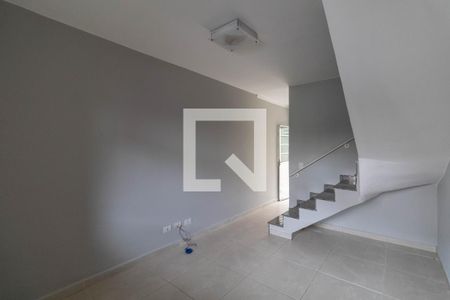 Sala de casa de condomínio para alugar com 2 quartos, 55m² em Vila Buenos Aires, São Paulo