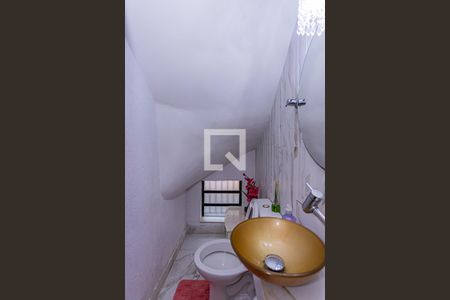 Lavabo de casa para alugar com 2 quartos, 130m² em Jardim Peri, São Paulo