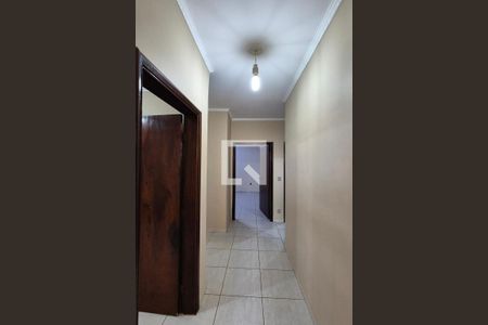 Corredor de casa à venda com 4 quartos, 158m² em Vila Marieta, Campinas