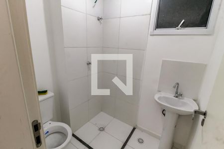 Banheiro de apartamento para alugar com 2 quartos, 42m² em Jardim Tres Irmaos, Taboão da Serra