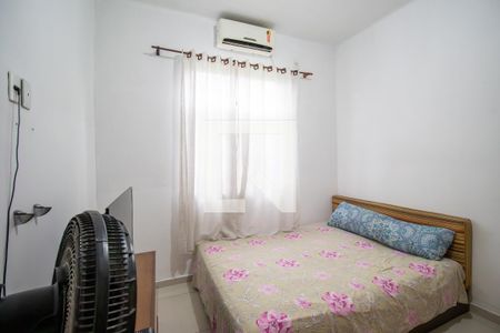 Quarto 2 de casa à venda com 4 quartos, 160m² em Vila Kosmos, Rio de Janeiro