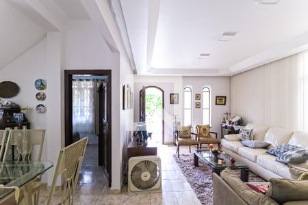 Sala de casa de condomínio para alugar com 4 quartos, 250m² em Cachambi, Rio de Janeiro