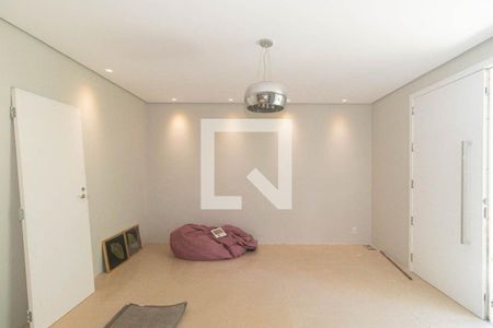 Sala de casa à venda com 3 quartos, 408m² em Navegantes, Porto Alegre