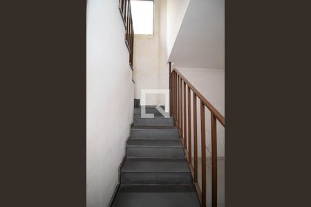 Escada de casa à venda com 3 quartos, 184m² em Jardim Santa Clara, Guarulhos