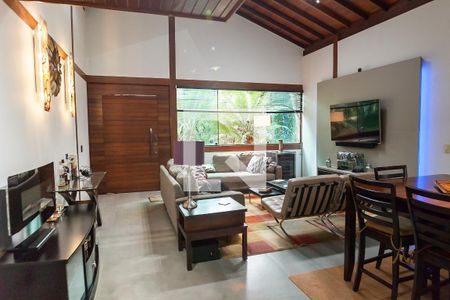 sala de casa de condomínio à venda com 3 quartos, 220m² em Retiro Do Chale, Nova Lima