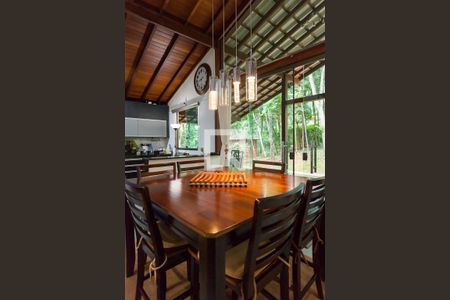 Sala de Jantar de casa de condomínio à venda com 3 quartos, 220m² em Retiro Do Chale, Nova Lima