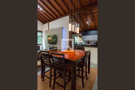 Sala de Jantar de casa de condomínio à venda com 3 quartos, 220m² em Retiro Do Chale, Nova Lima