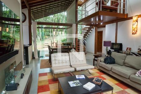 sala de casa de condomínio à venda com 3 quartos, 220m² em Retiro Do Chale, Nova Lima