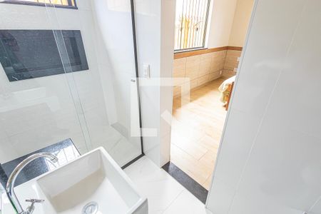 suite de casa à venda com 5 quartos, 200m² em Itatiaia, Belo Horizonte