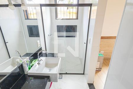 suite de casa à venda com 5 quartos, 200m² em Itatiaia, Belo Horizonte
