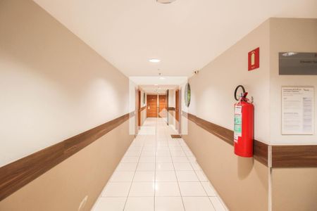 Corredor do andar de kitnet/studio para alugar com 1 quarto, 45m² em Centro, Nova Iguaçu