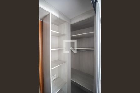 Closet de kitnet/studio para alugar com 1 quarto, 45m² em Centro, Nova Iguaçu