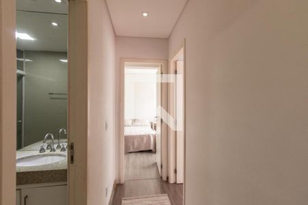 Corredor de apartamento para alugar com 2 quartos, 70m² em Campo Comprido, Curitiba