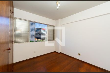 Quarto 2 de apartamento para alugar com 2 quartos, 75m² em Serra, Belo Horizonte