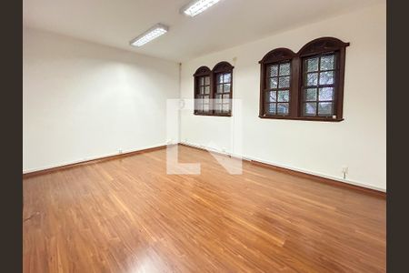 Casa à venda com 6 quartos, 420m² em São José, Belo Horizonte
