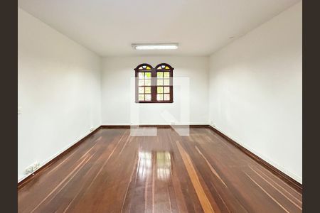 Casa à venda com 6 quartos, 420m² em São José, Belo Horizonte