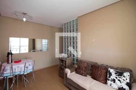 Sala de apartamento para alugar com 3 quartos, 58m² em Jardim Cocaia, Guarulhos