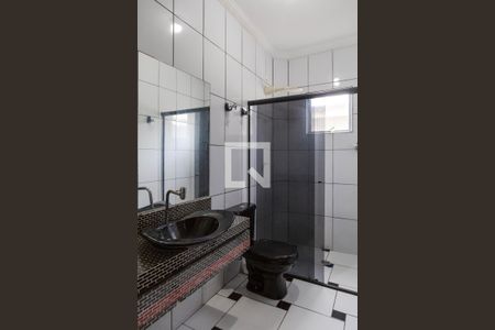 Banheiro de casa para alugar com 3 quartos, 300m² em Parque Jurema, Guarulhos