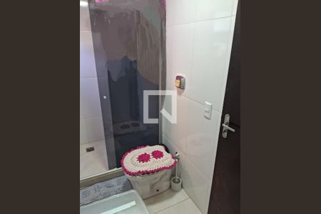 Banheiro de apartamento para alugar com 2 quartos, 47m² em Senador Vasconcelos, Rio de Janeiro