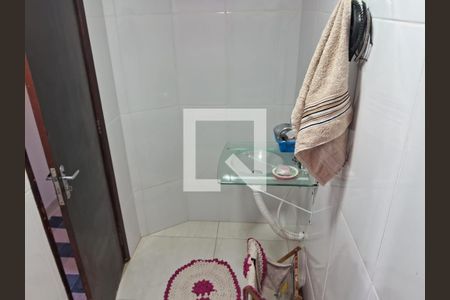 Banheiro de apartamento para alugar com 2 quartos, 47m² em Senador Vasconcelos, Rio de Janeiro