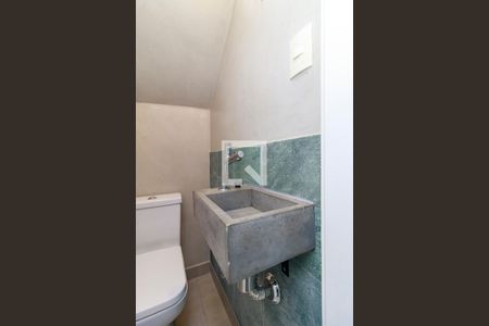 Lavabo de casa para alugar com 4 quartos, 110m² em Vila Cordeiro, São Paulo