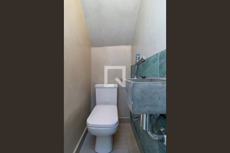 Lavabo de casa para alugar com 4 quartos, 110m² em Vila Cordeiro, São Paulo