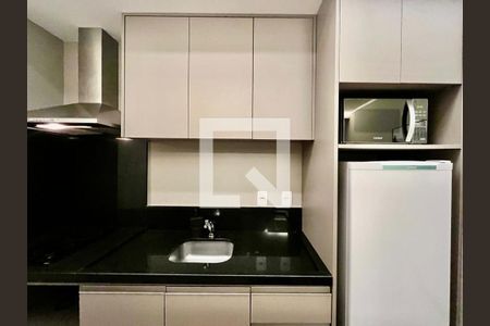 Cozinha de apartamento para alugar com 1 quarto, 38m² em Cambuí, Campinas