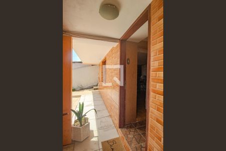 Hall de entrada de casa à venda com 3 quartos, 180m² em Cascata, Porto Alegre