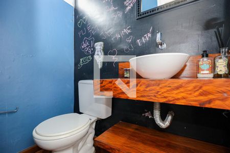 Lavabo de casa de condomínio à venda com 2 quartos, 140m² em Real Parque, São Paulo