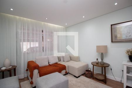 Sala de casa à venda com 3 quartos, 130m² em Vila Catupia, São Paulo