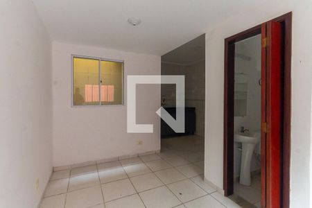 Sala de casa de condomínio para alugar com 2 quartos, 90m² em Vila Aricanduva, São Paulo