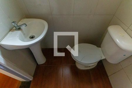 Banheiro da Suíte de casa de condomínio para alugar com 2 quartos, 90m² em Vila Aricanduva, São Paulo