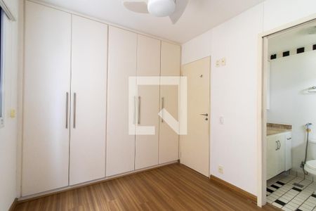 Suite de apartamento à venda com 3 quartos, 75m² em Jardim das Paineiras, Campinas