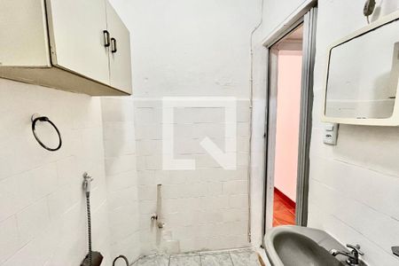 Banheiro de kitnet/studio à venda com 1 quarto, 21m² em Copacabana, Rio de Janeiro