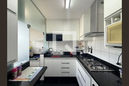 Cozinha de apartamento à venda com 3 quartos, 80m² em Ouro Preto, Belo Horizonte