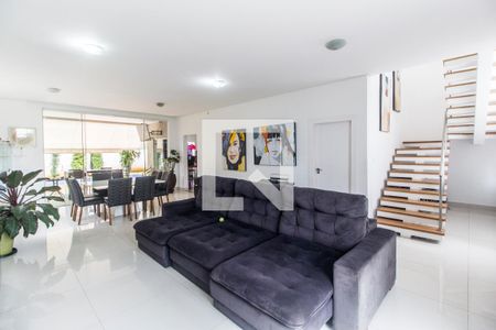 Sala de casa de condomínio à venda com 4 quartos, 320m² em Parque Sinai, Santana de Parnaíba