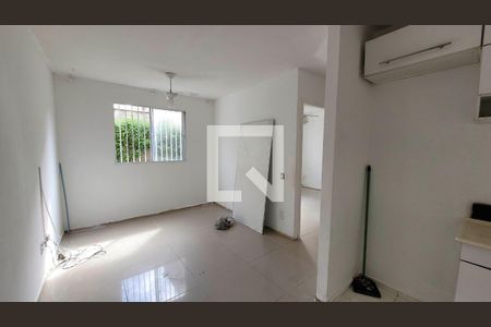Apartamento para alugar com 2 quartos, 38m² em Jardim das Oliveiras, Itaquaquecetuba