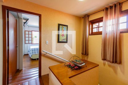 Escada de casa à venda com 3 quartos, 160m² em Recanto Santo Antonio, São Paulo