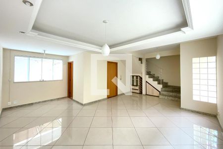 Sala de casa para alugar com 4 quartos, 176m² em Santa Rosa, Belo Horizonte