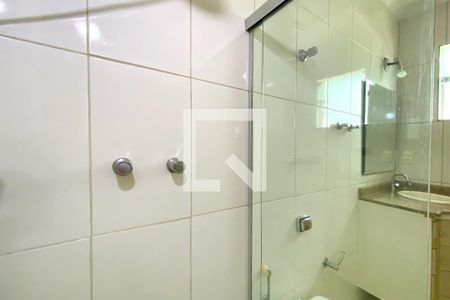 Banheiro da Suíte 1 de casa para alugar com 4 quartos, 176m² em Santa Rosa, Belo Horizonte