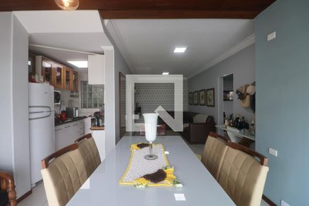 Sala de apartamento para alugar com 2 quartos, 74m² em Morro do Maluf, Guarujá