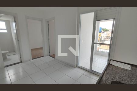Sala e cozinha de apartamento para alugar com 2 quartos, 34m² em Vila Brasil, São Paulo