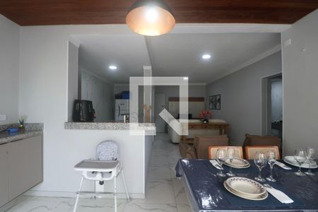 Sala de apartamento para alugar com 2 quartos, 75m² em Morro do Maluf, Guarujá