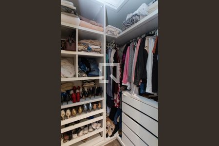 Suíte - Closet de casa à venda com 3 quartos, 250m² em Vila Gustavo, São Paulo