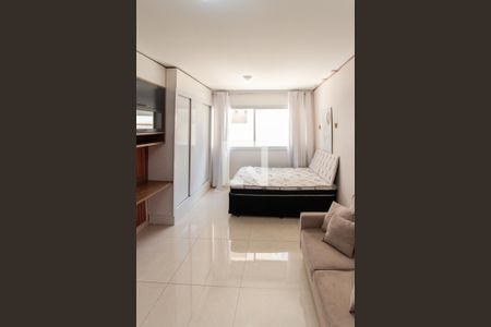 Quarto e Sala de kitnet/studio para alugar com 1 quarto, 25m² em Vila Mazzei, São Paulo