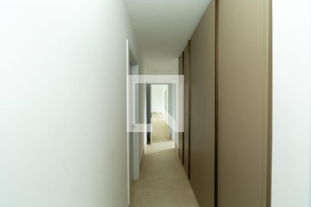 CORREDOR de apartamento para alugar com 4 quartos, 207m² em Vila das Flores, Nova Lima