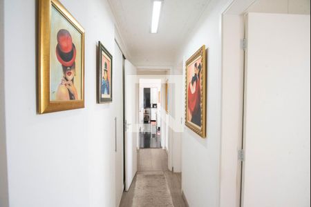 Corredor de apartamento à venda com 3 quartos, 169m² em Parque Prado, Campinas